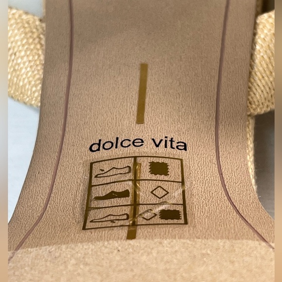 Dolce Vita  NEW block Heel Sandsl, Color Lt Natural Raffia, Size 10 - Picture 8 of 9